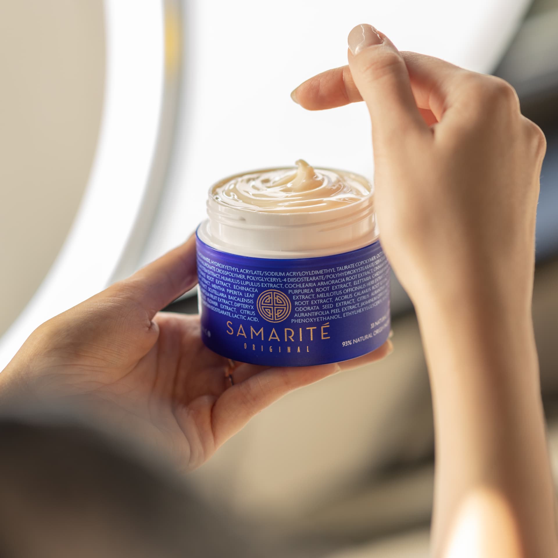 Jak rozświetlić twarz i dodać cerze blasku?