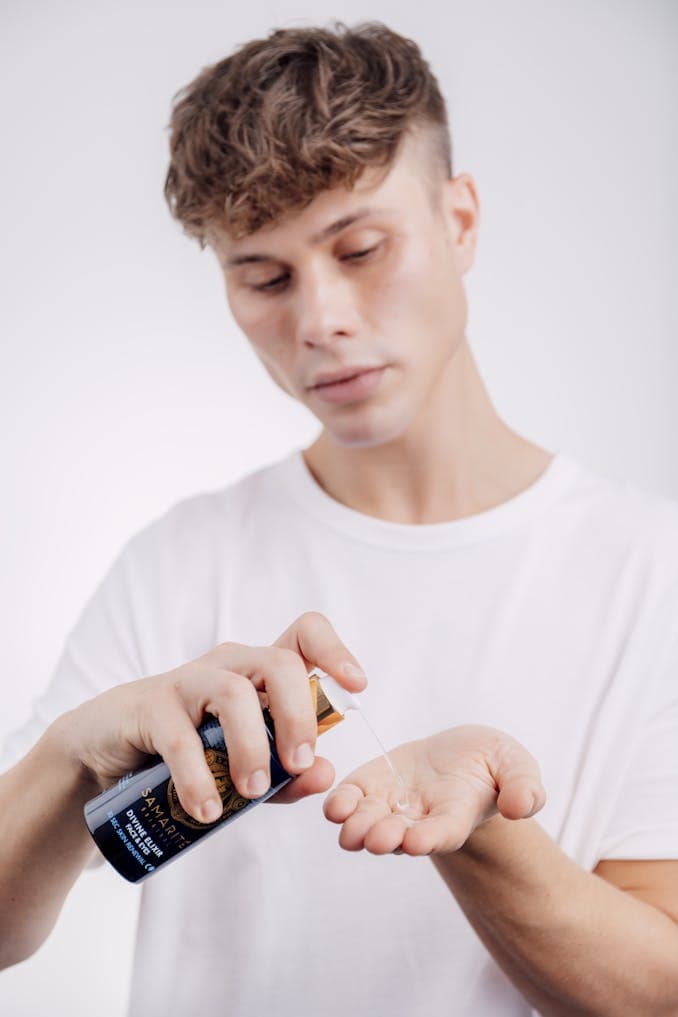 Najlepsze kremy na podrażnioną skórę - łagodzą wrażliwą cerę i zaczerwienienia