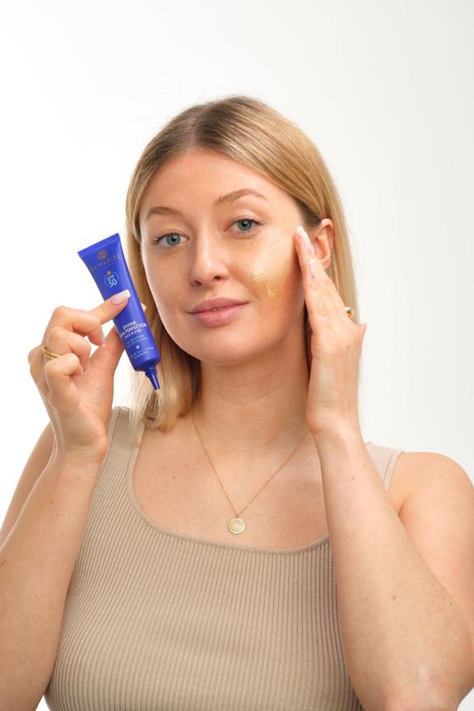 Ochrona przeciwsłoneczna - Divine Skin Perfector SPF 50