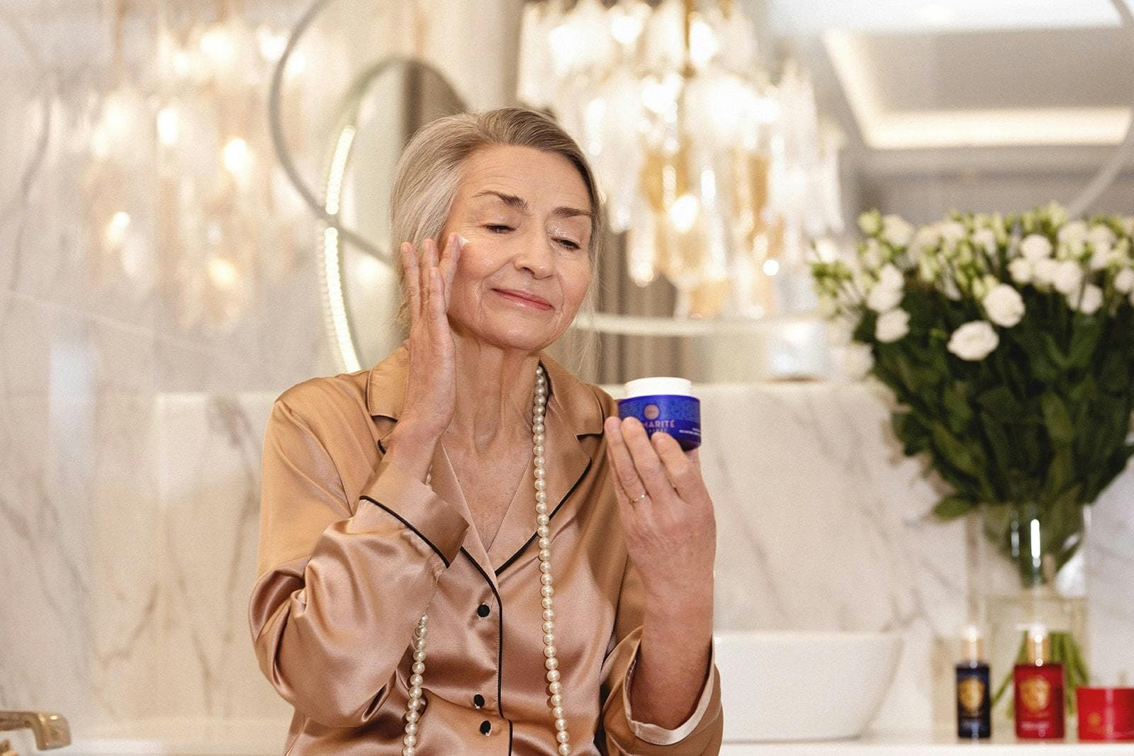 KOSMETYKI ODMŁADZAJĄCE