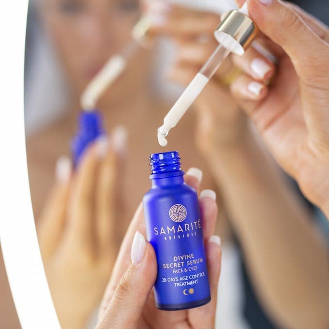 DIVINE SECRET SERUM, CZYLI 3 SERA W 1