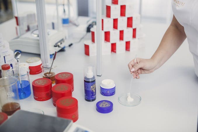 SUPREME BALM NA DERMATOLOGICZNE PROBLEMY SKÓRY