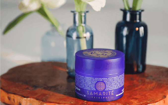 KREMY Z FILTREM, CZYLI JAK WSPIERAĆ SKÓRĘ I NIE OBCIĄŻAĆ LETNIEJ PIELĘGNACJI